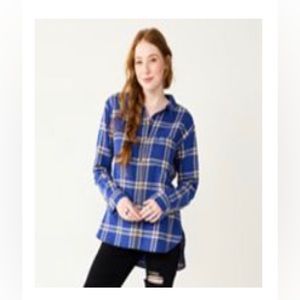 NWT Button front flannel top blue and yellow